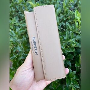 Burberry Beige‎ Sunglasses / Eyeglasses Case New